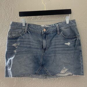 Hollister Women’s Denim Distressed‎ Mini Skirt Size 13